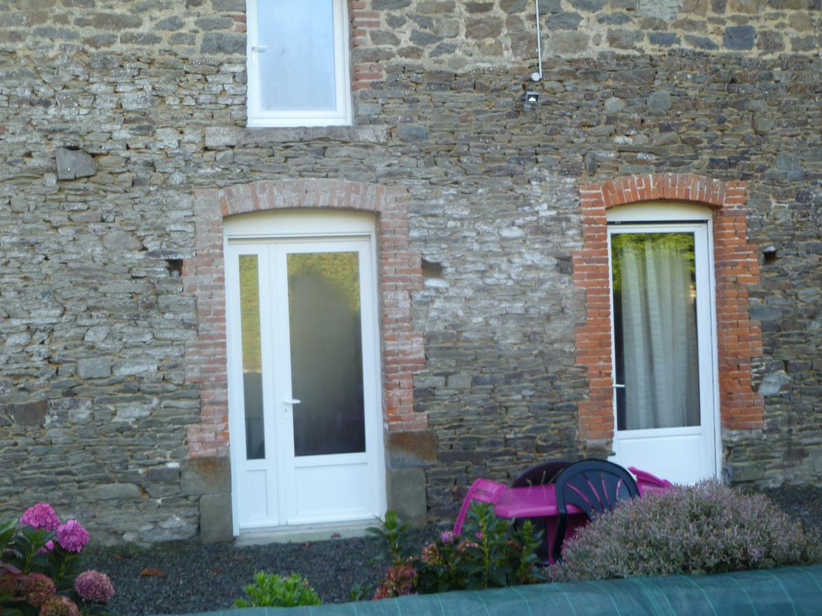 Bed and Breakfast Les Champs De Roz Roz-Landrieux Exterior foto